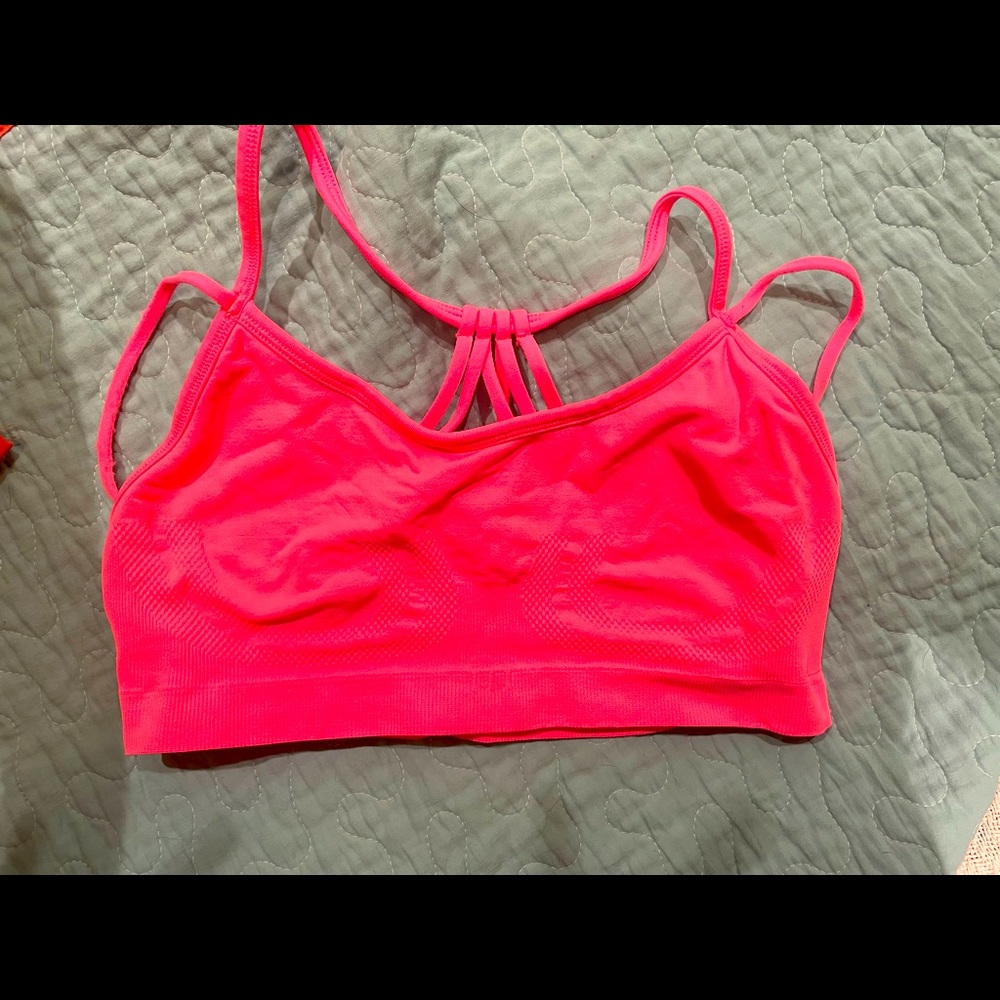 Fabletics sports bra. It is great condition!